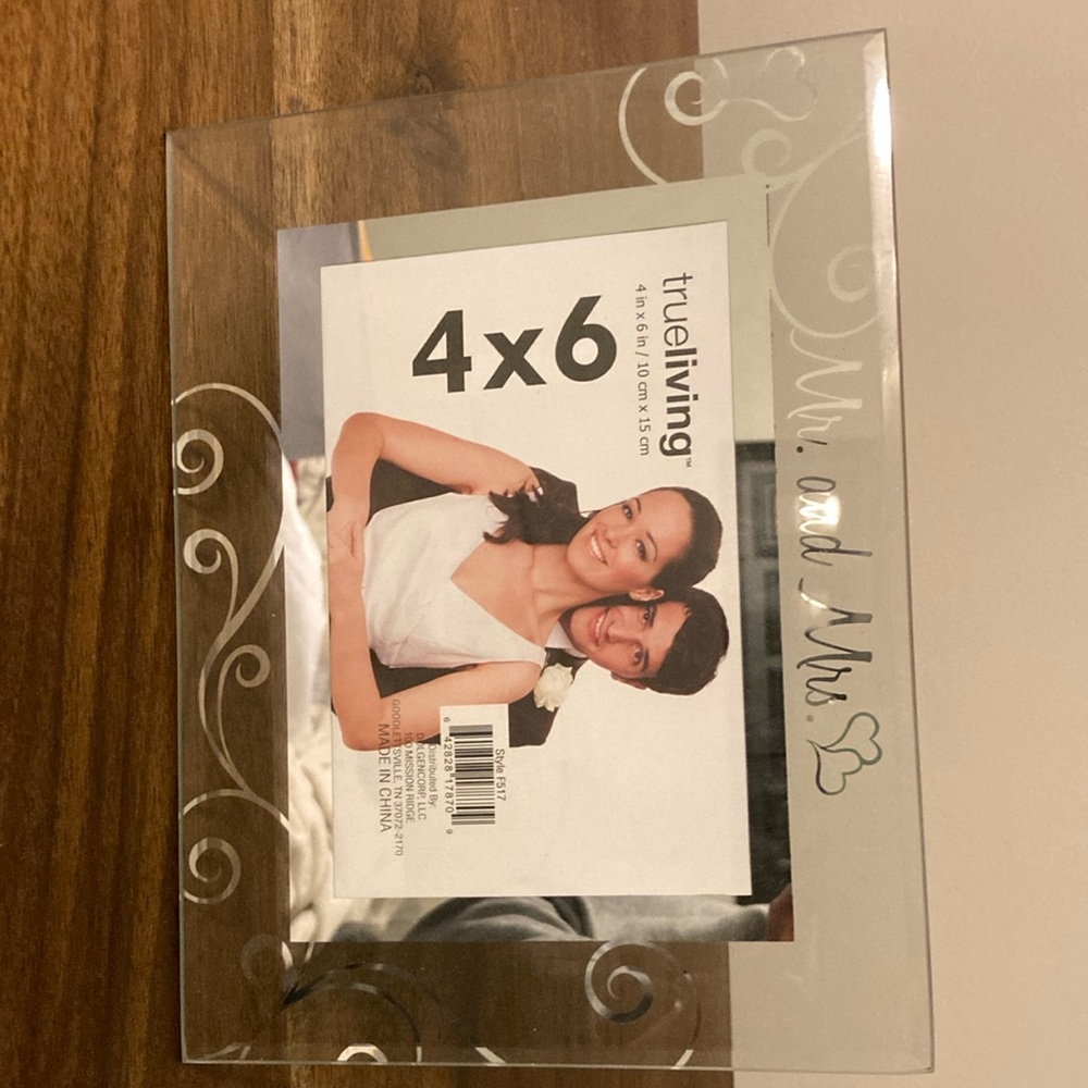 Trueliving 4x6 Glass Photo Frame